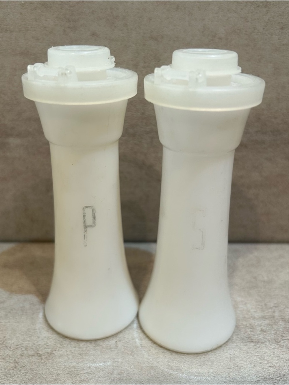 Vintage Tupperware Mini Hourglass 4.3” Tall Salt & Pepper Shakers